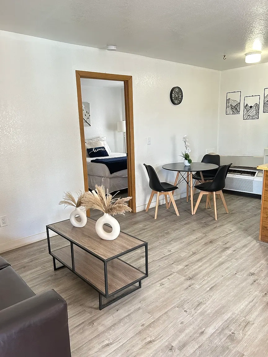 Maverick Apartments – photo 1