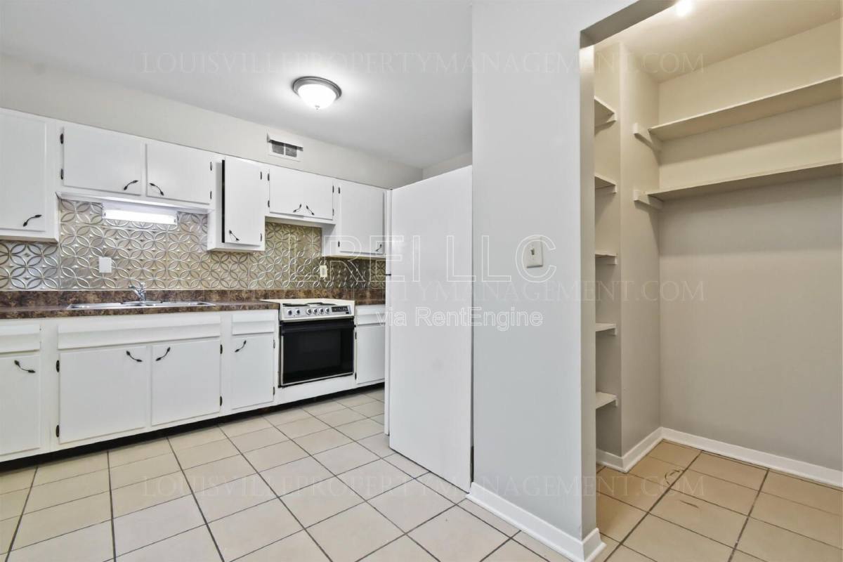2423 Lindsay Ave unit 4 – photo 5