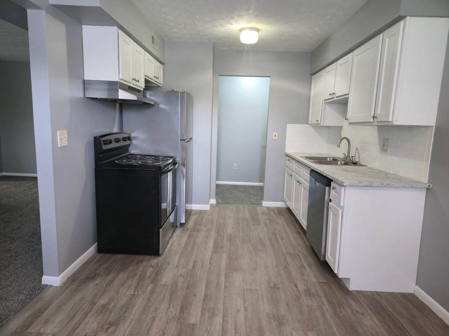 947 Business 28 unit 17 – photo 1