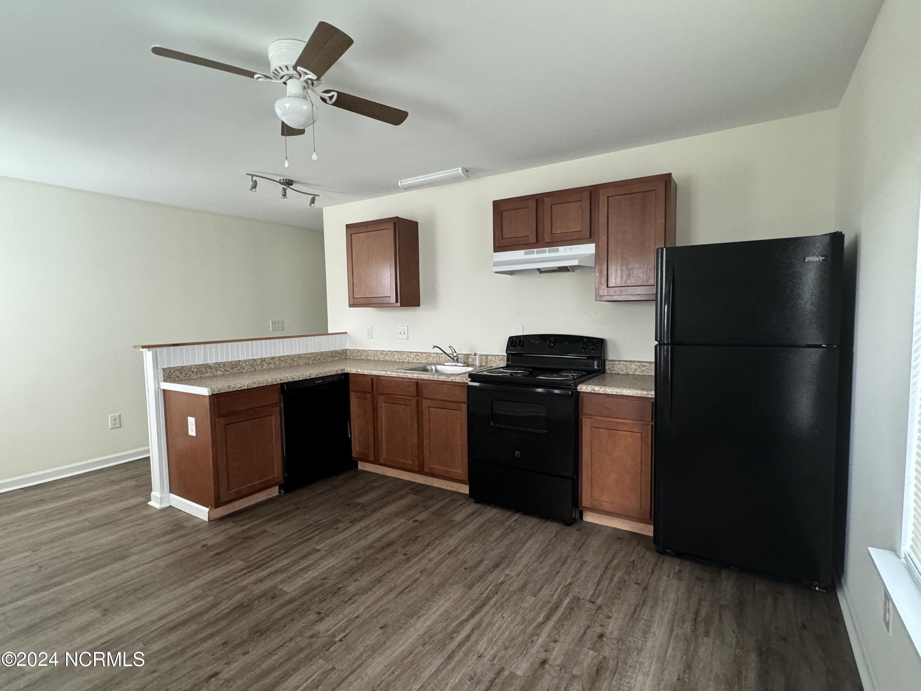 609 N 8th St #B – photo 2