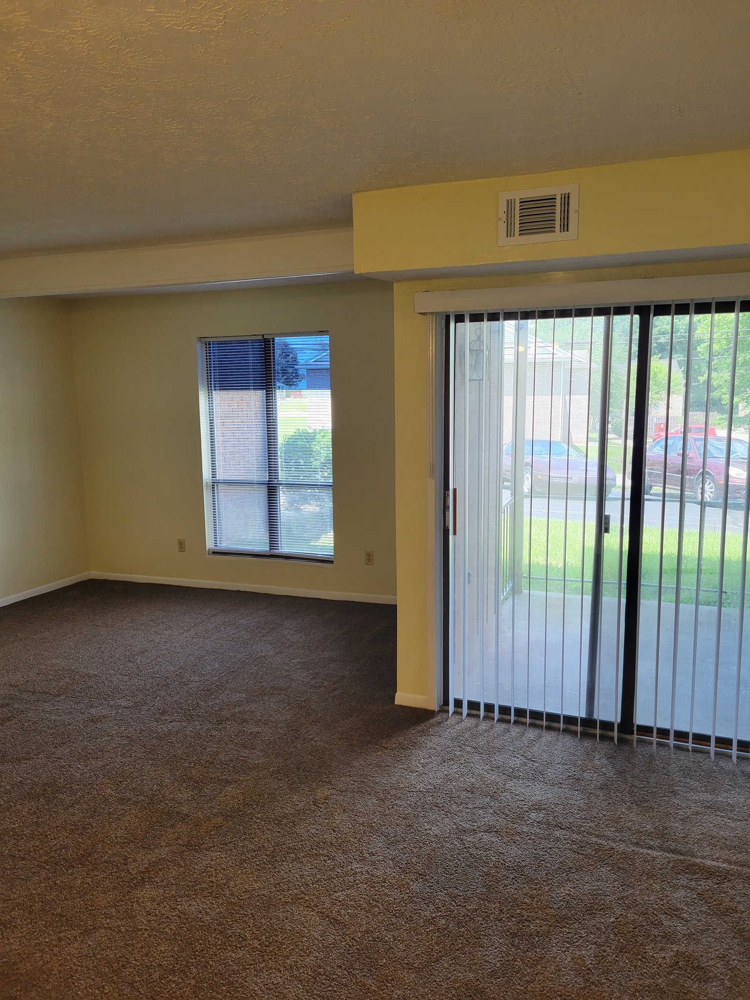 515 Powell Ln unit 2 – photo 4