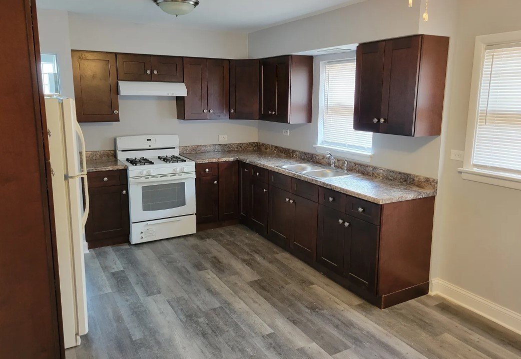 9035 S Euclid Ave – photo 3