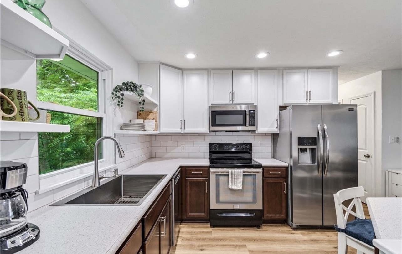3811 Edgepark Dr – photo 1