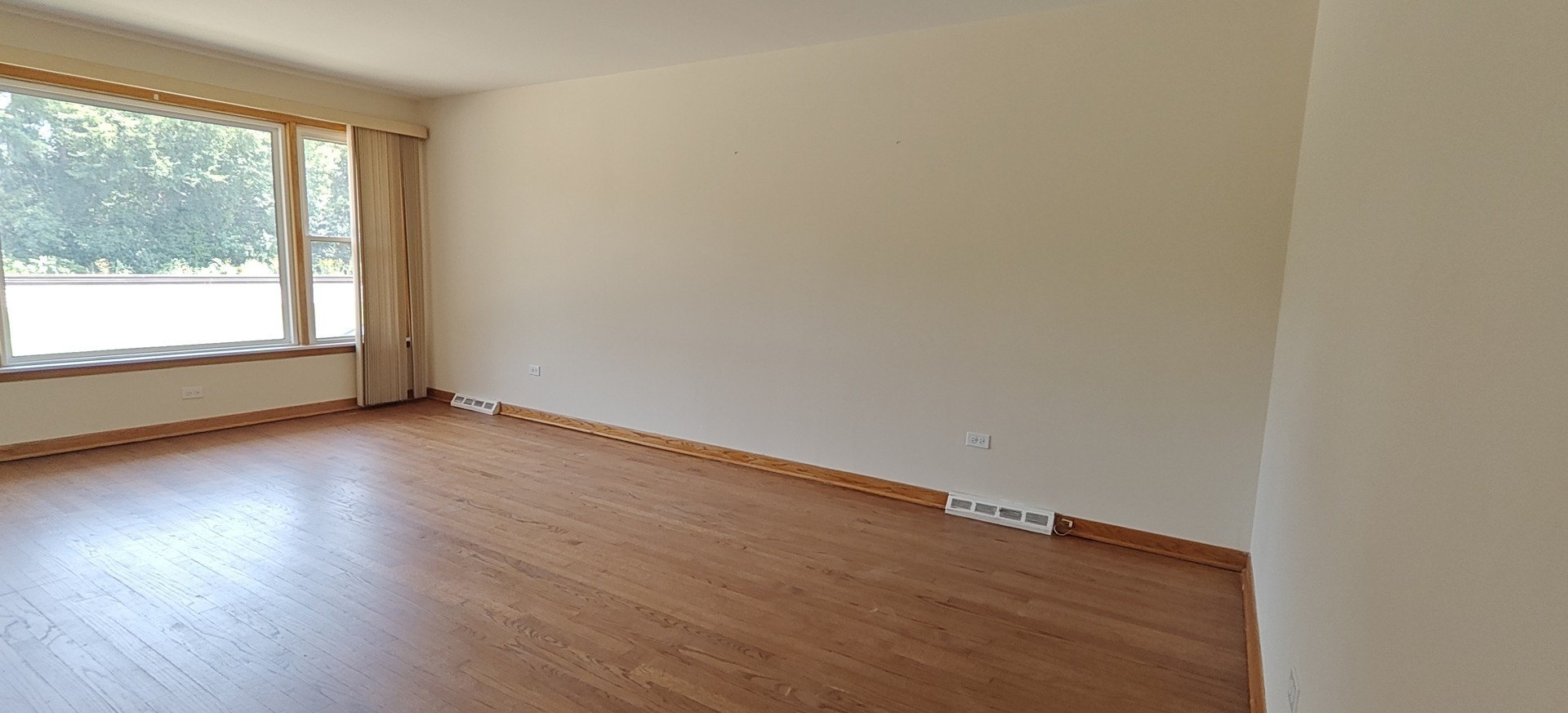 10824 S Sacramento Ave – photo 3