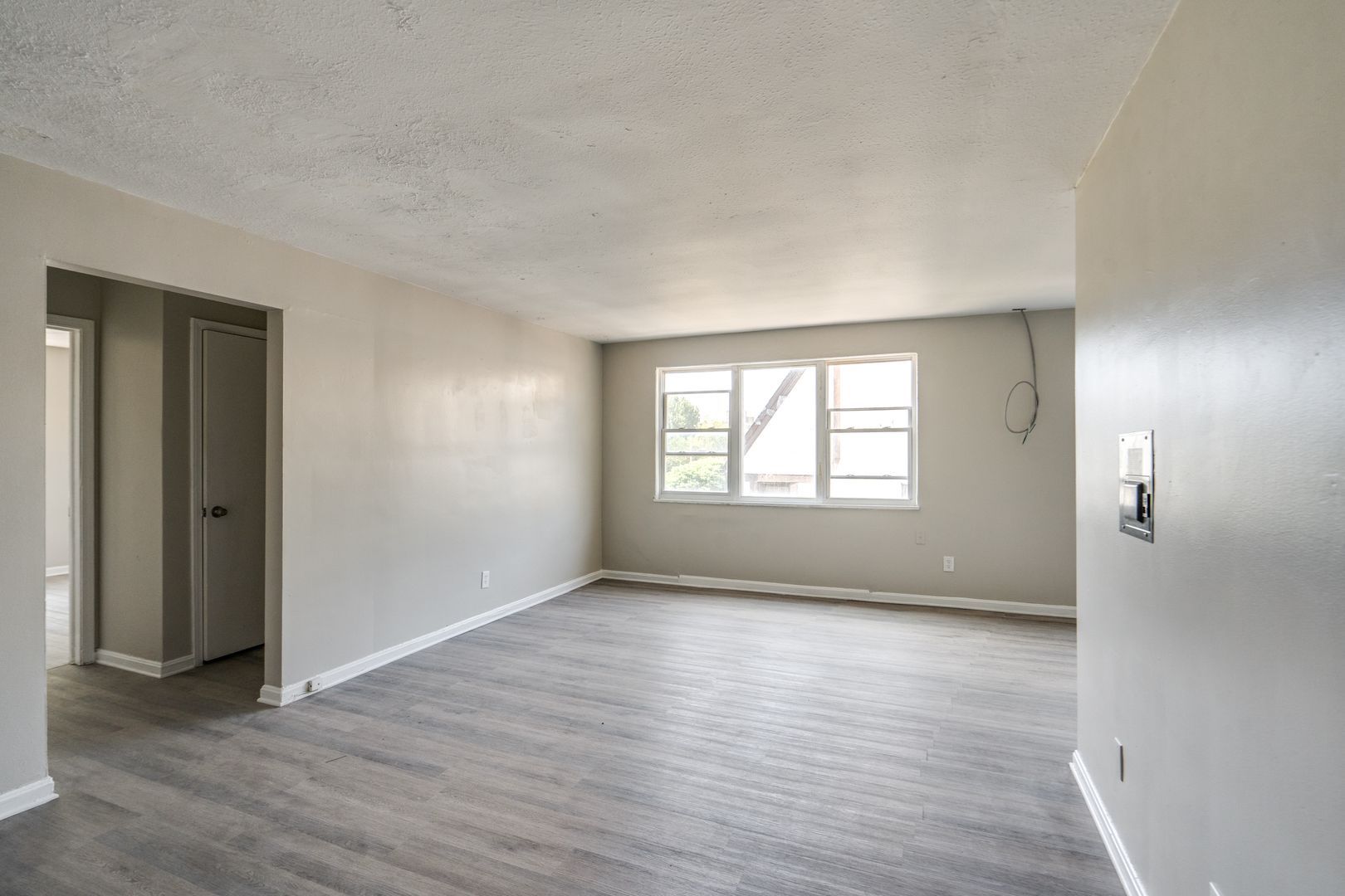 2885 Hampton Rd unit Hampton 103 – photo 3