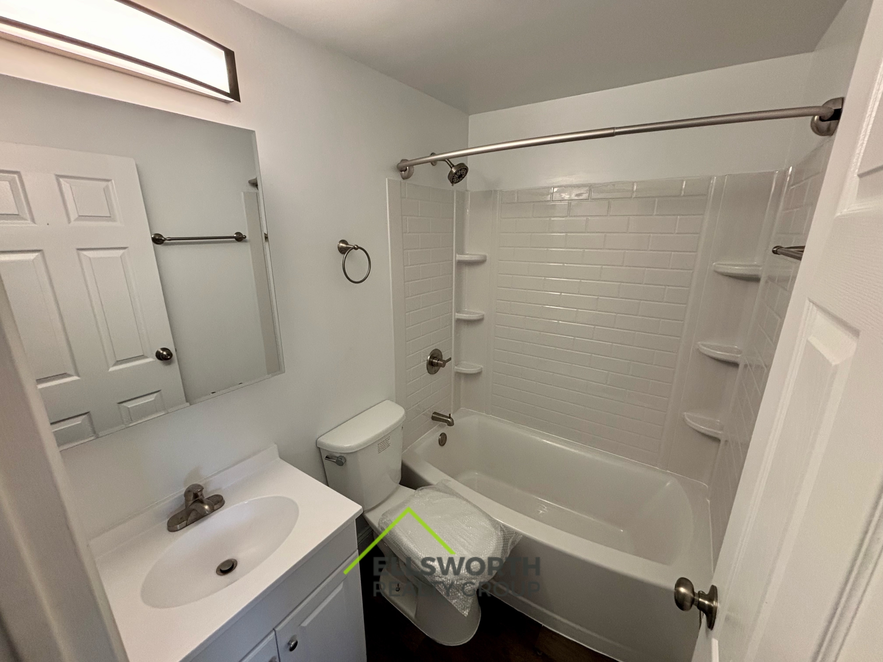 2204 Lawn Ave unit 1 – photo 4