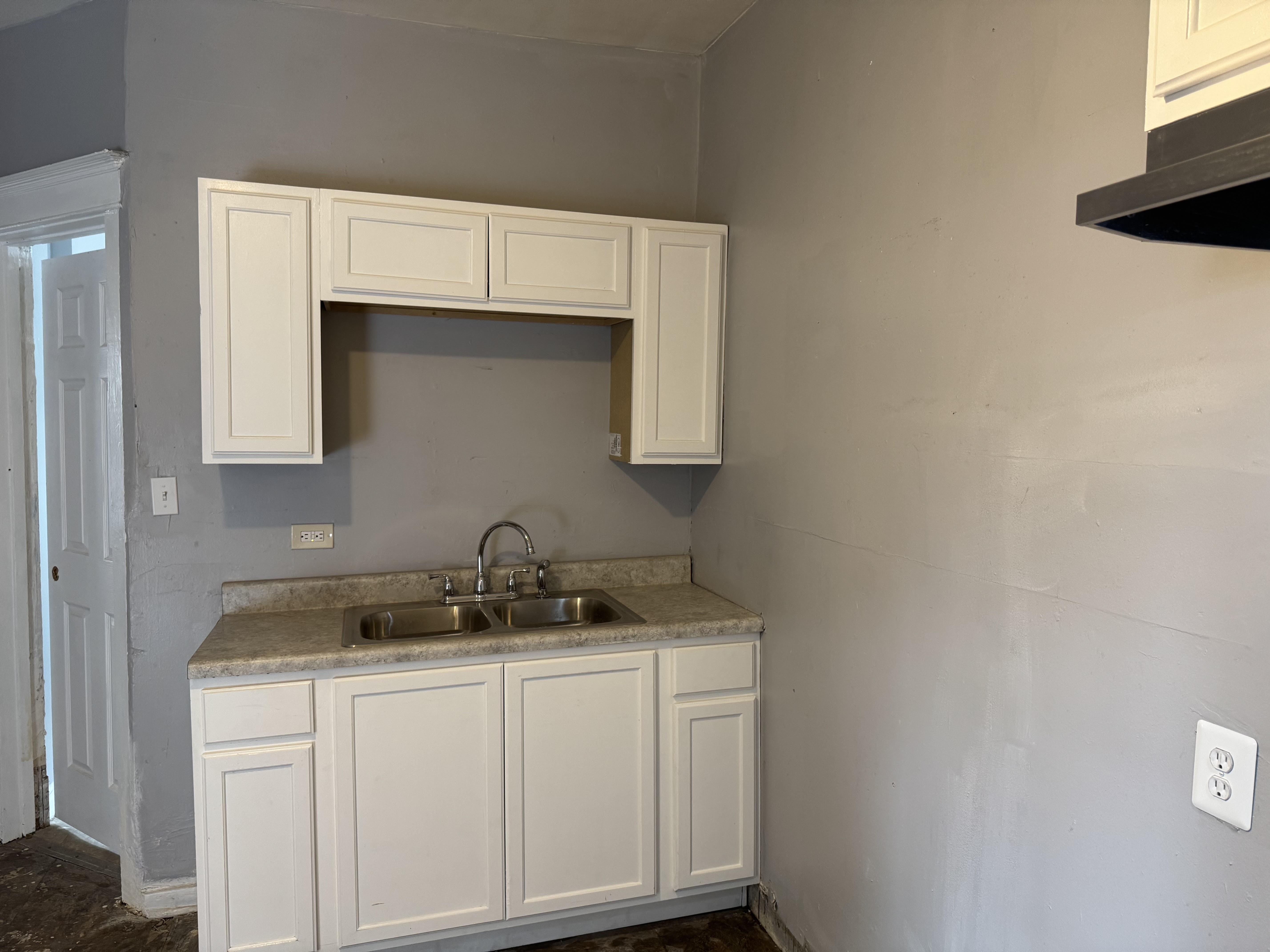 10453 S Wabash Ave – photo 2