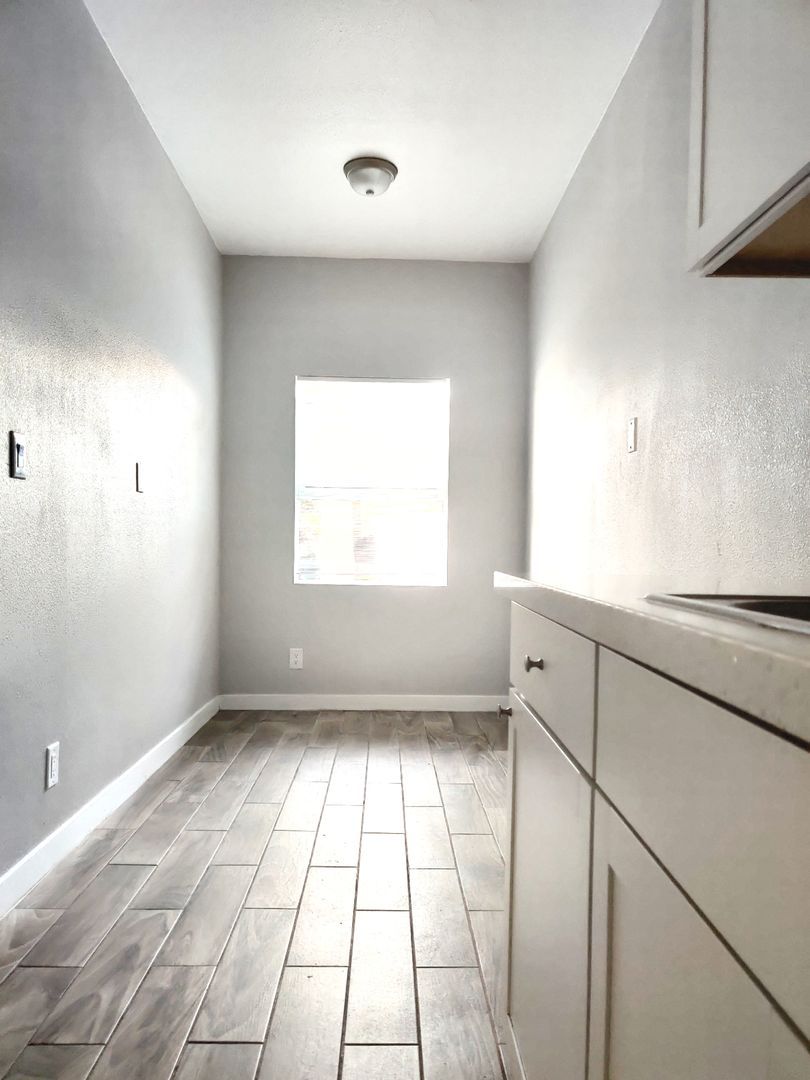 901 N Arrowhead Ave unit 203 – photo 1