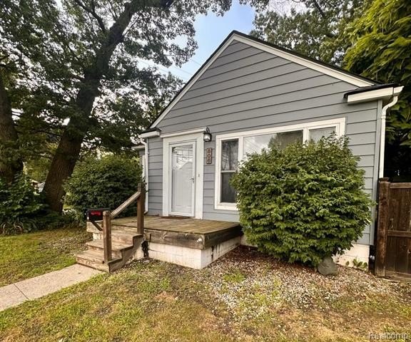 505 Gardendale St – photo 2