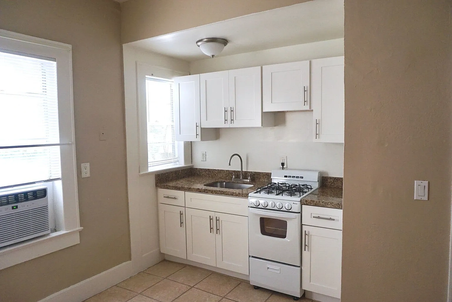Apache Trail Apartments – photo 5