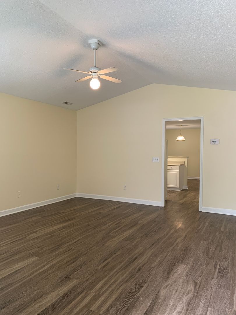 314 Hillsdale Dr – photo 4