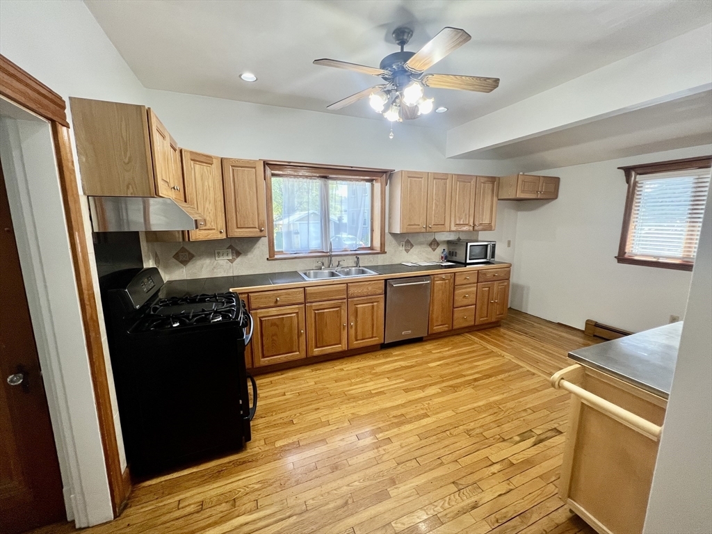 616 Adams St unit 1 – photo 4