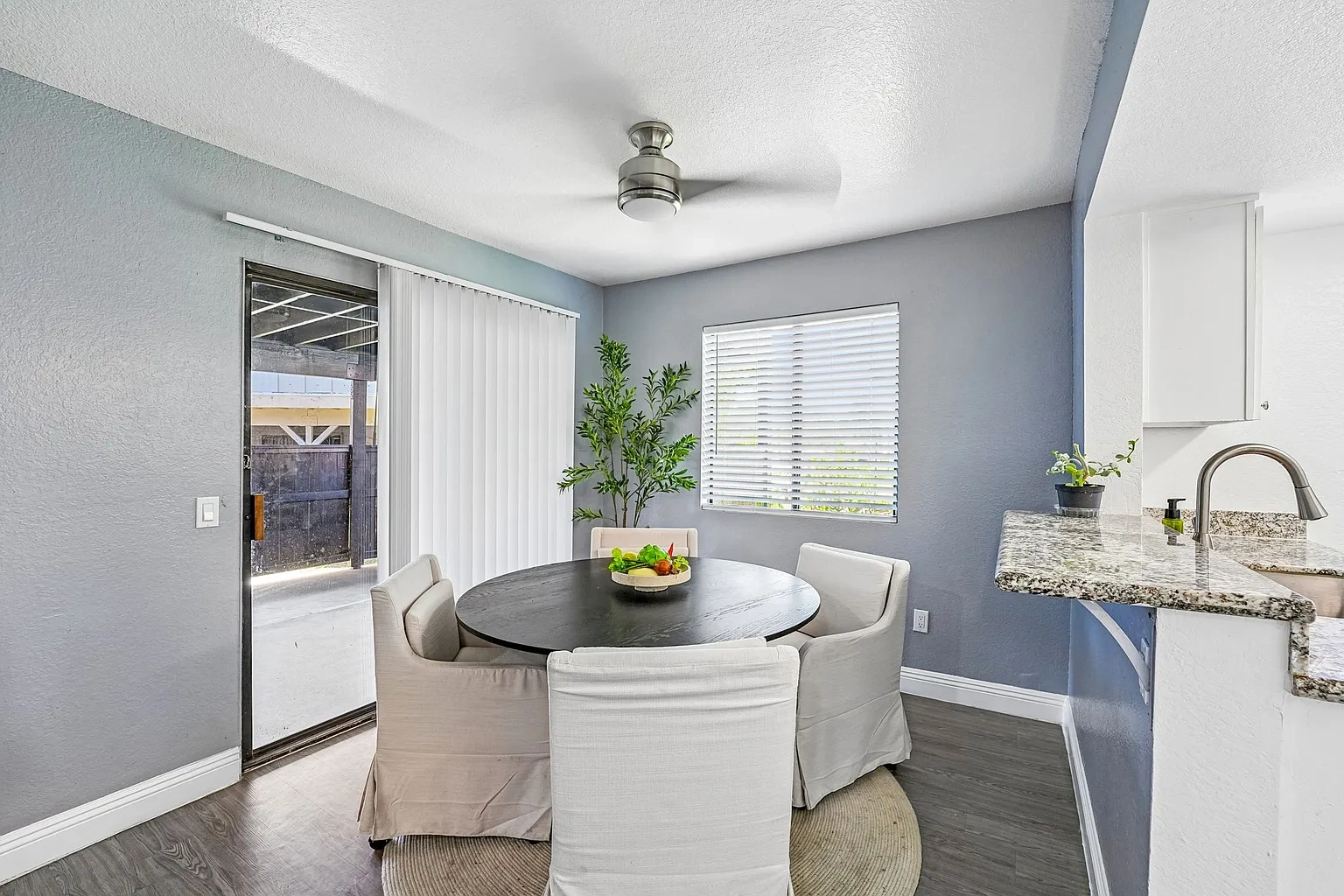 The Beverly Apartment Homes – photo 1