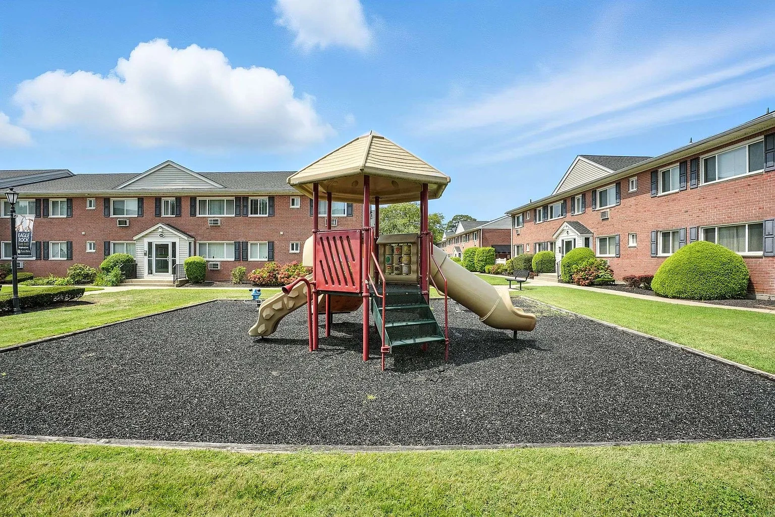 Mid Island Apartments – photo 5