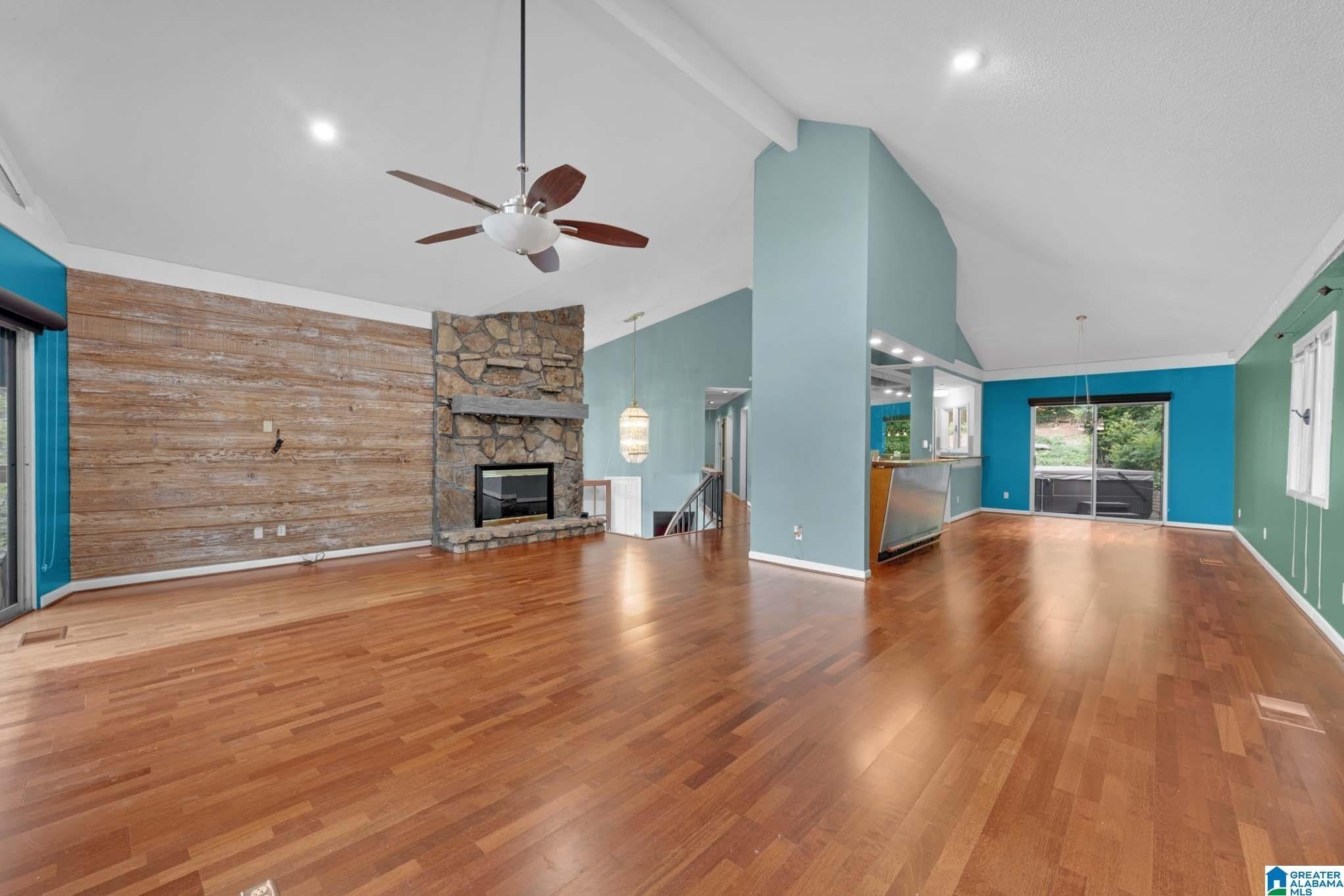 373 Laredo Dr – photo 4