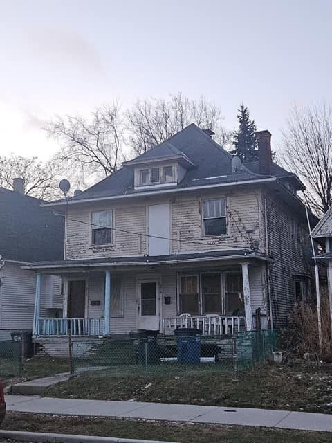 219 Eastern Ave – photo 1