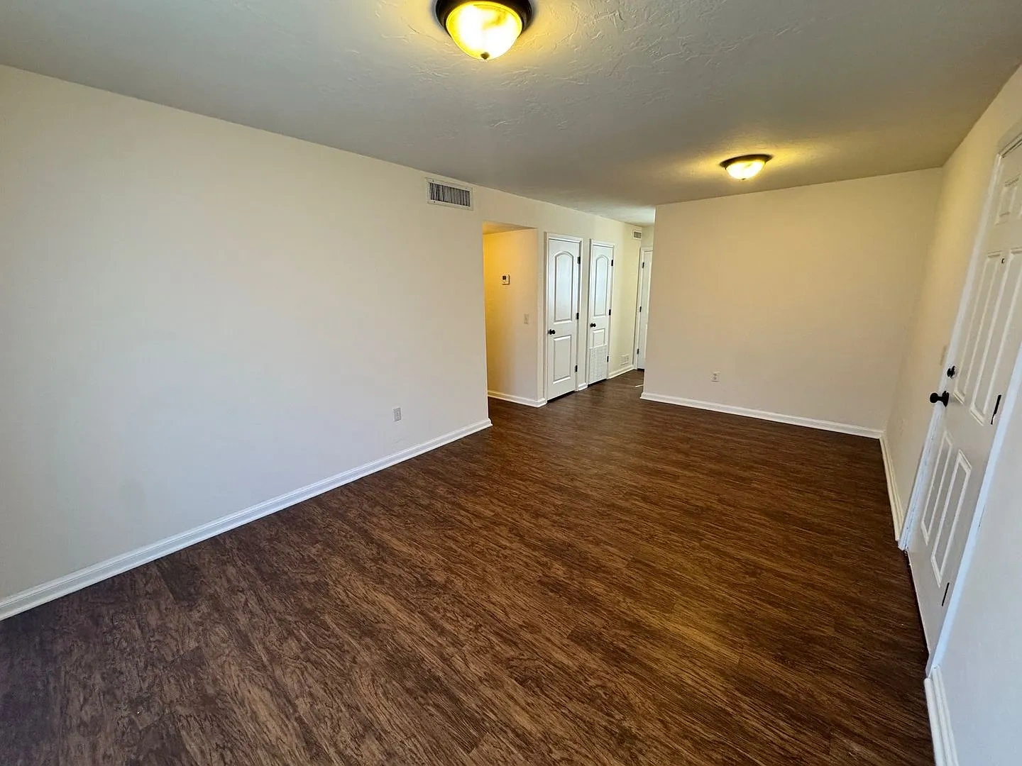 Renaissance Park Apartments – photo 3