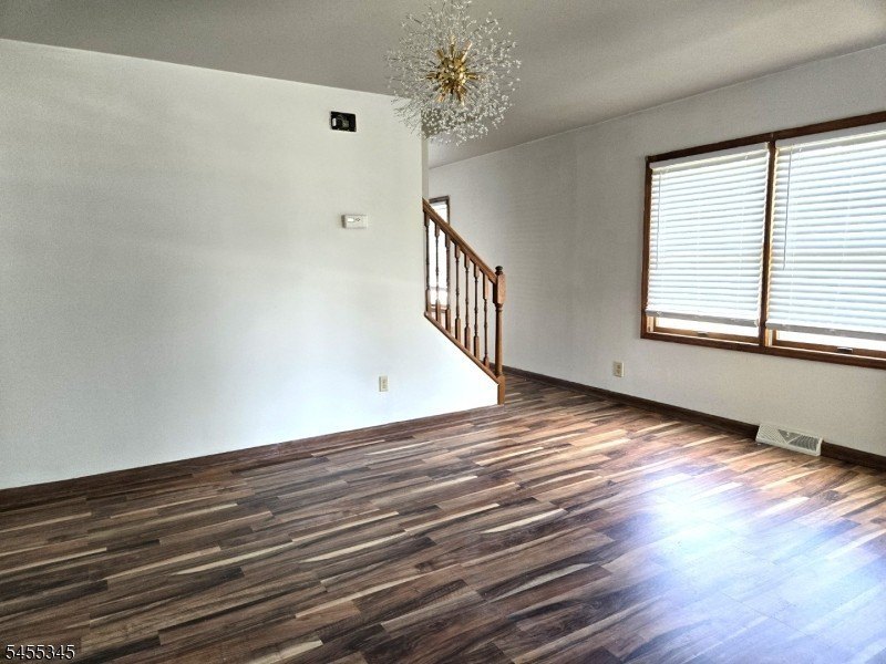 34 Carlton Ave – photo 4