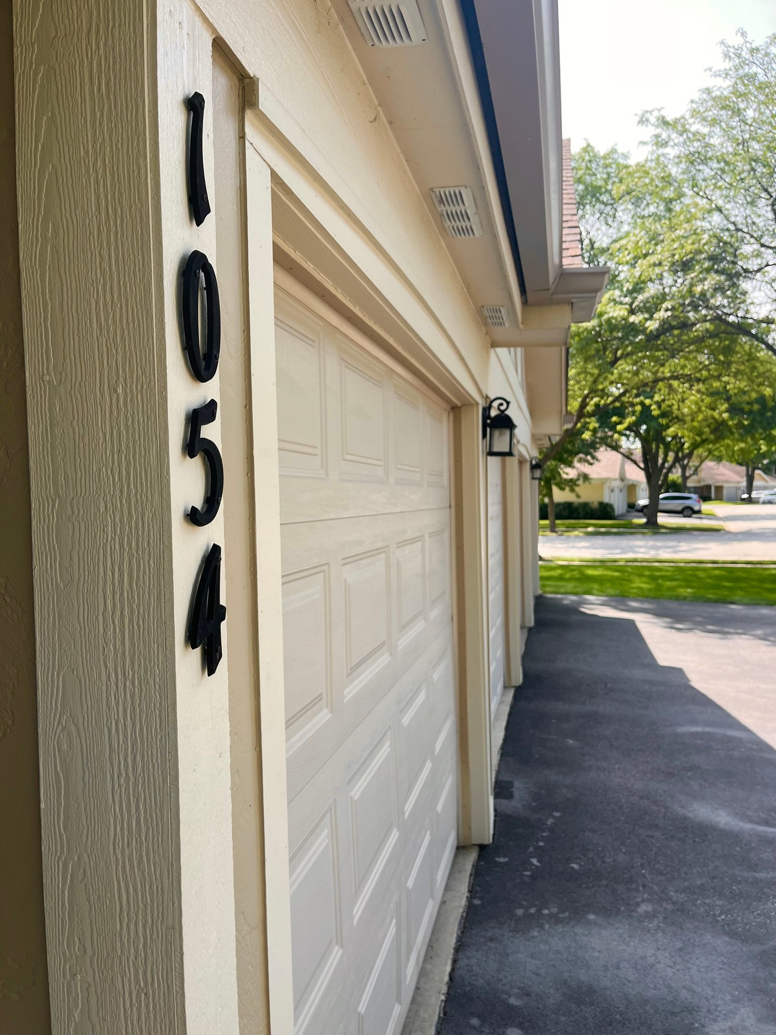 1054 Deerpath Ct unit C2 – photo 3
