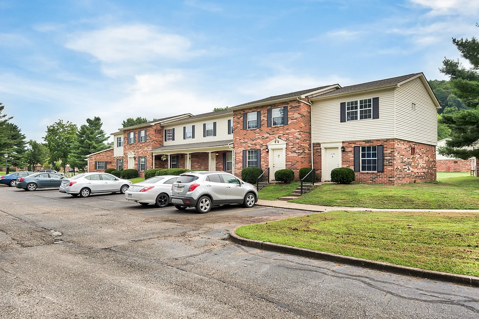 Pleasant Valley Apartments – photo 4