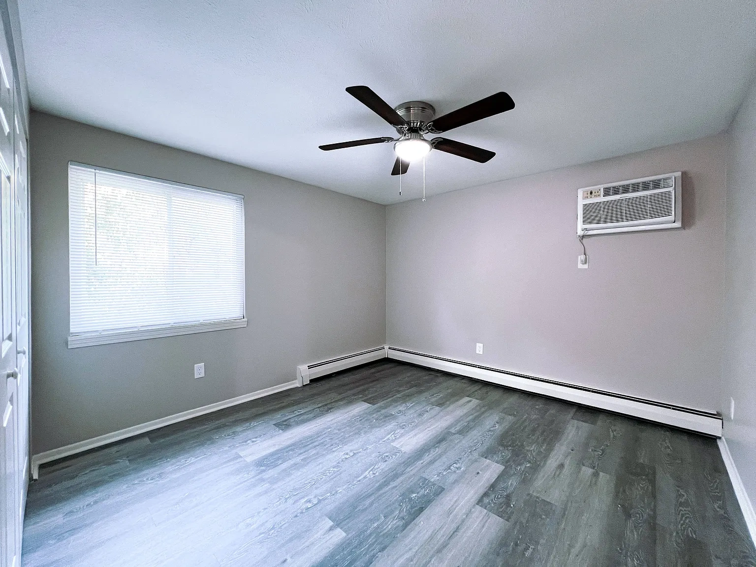Stoney Creek Apartments – photo 1