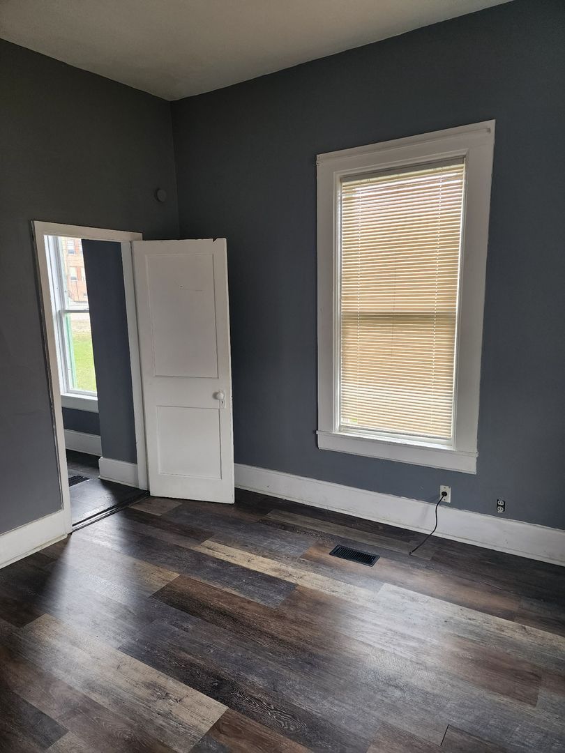 179 W 4th St unit D – photo 3