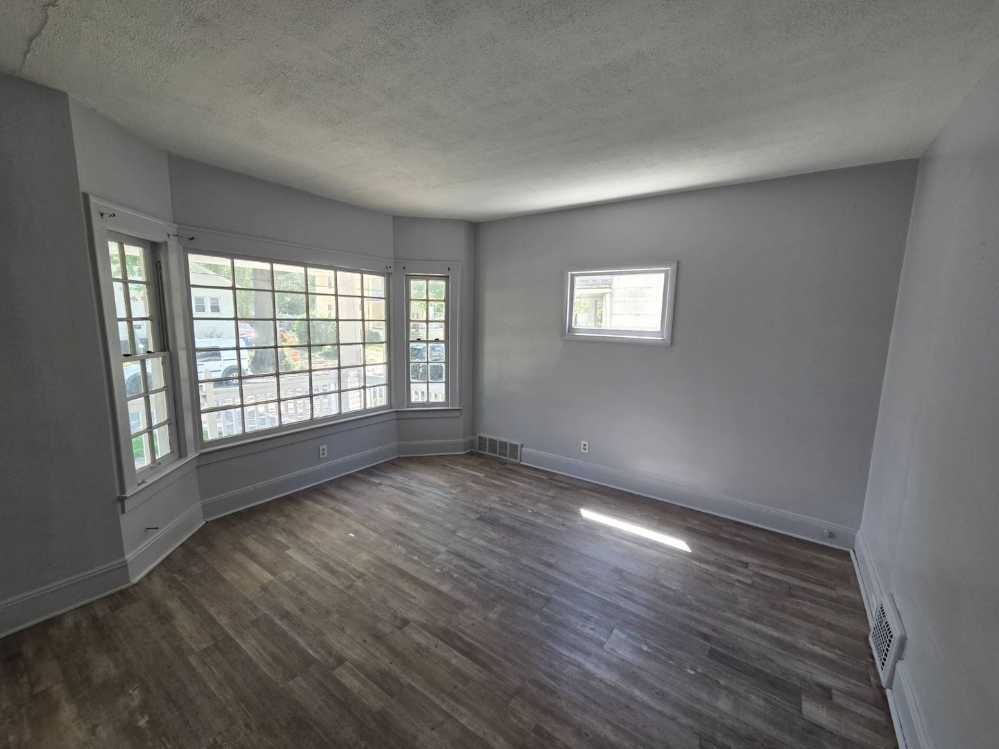 4008 Ardmore Ave unit Unit 2 - DN Right/West – photo 3