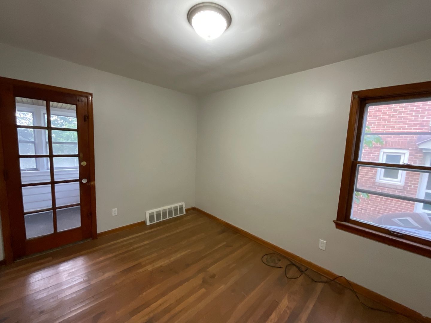 11013 Lincoln Ave – photo 2