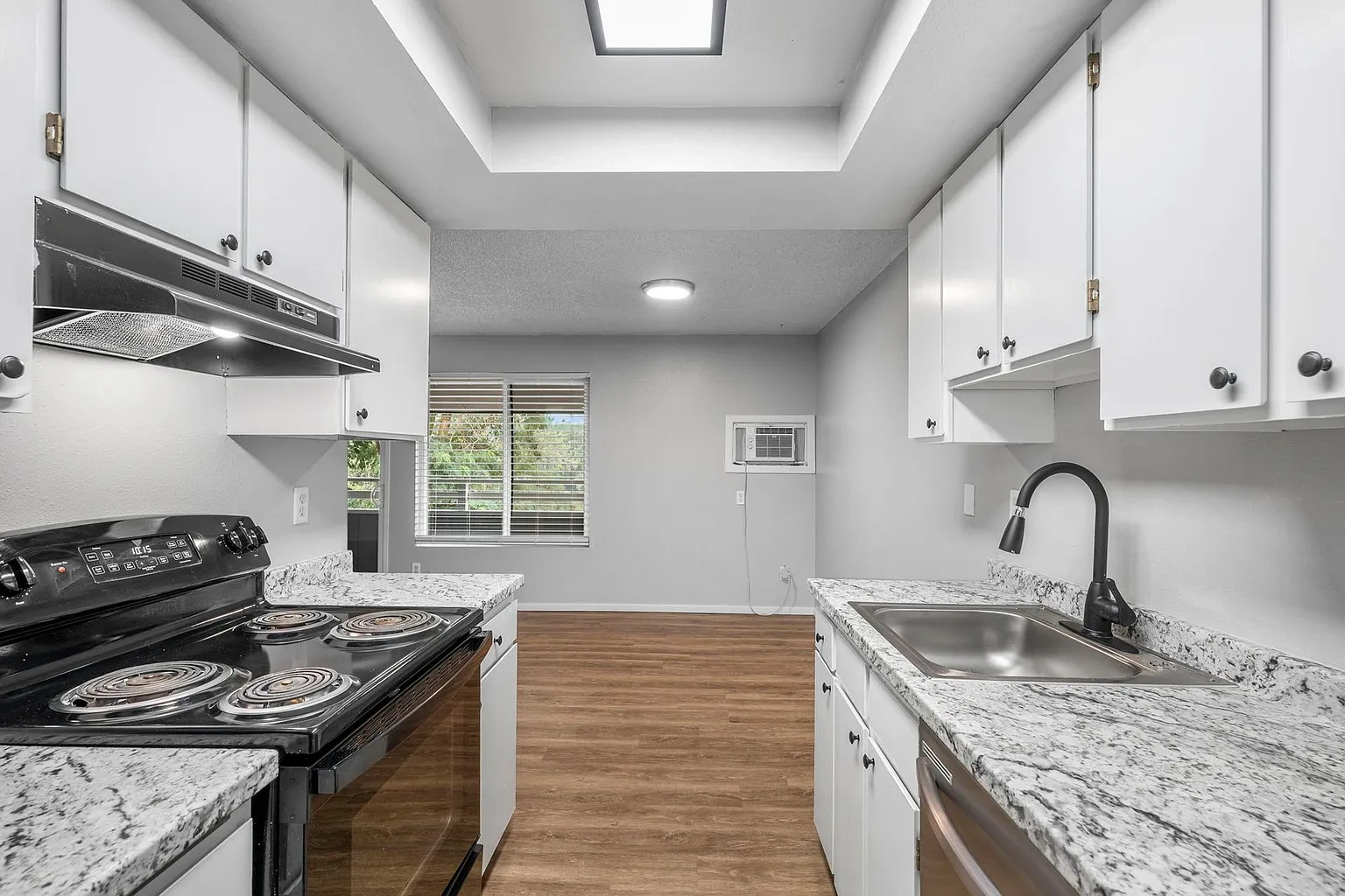 River Court Apartments – photo 4