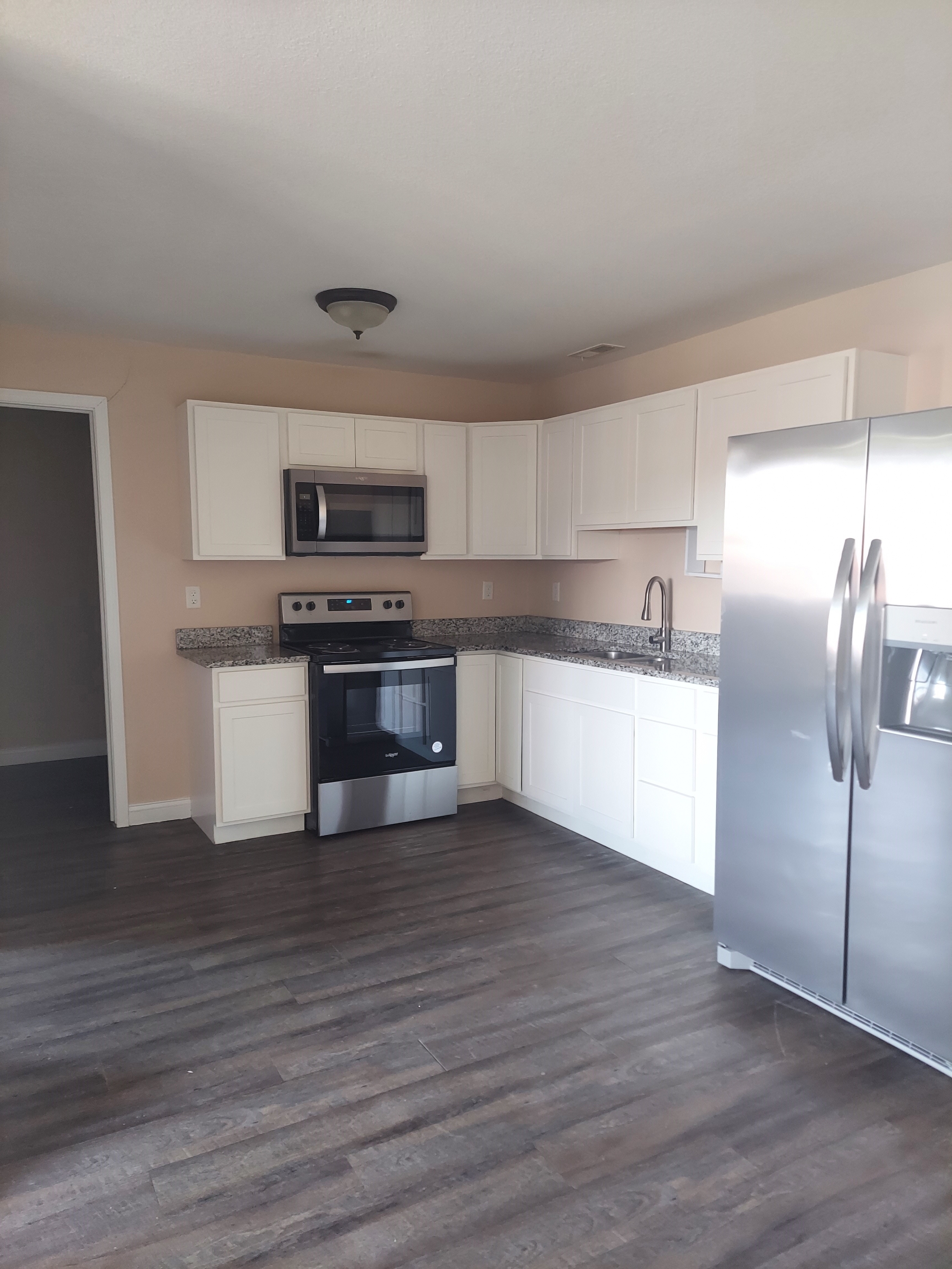 50 Westwood Dr unit 8 – photo 3