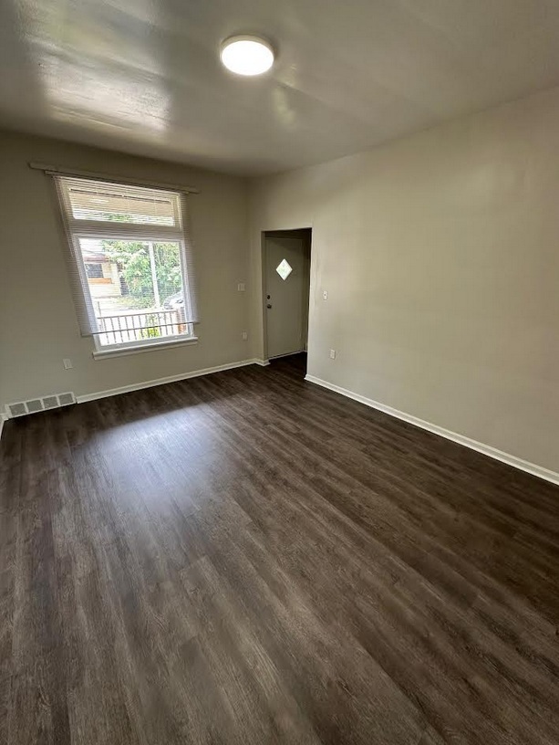 527 Marwood Ave – photo 4