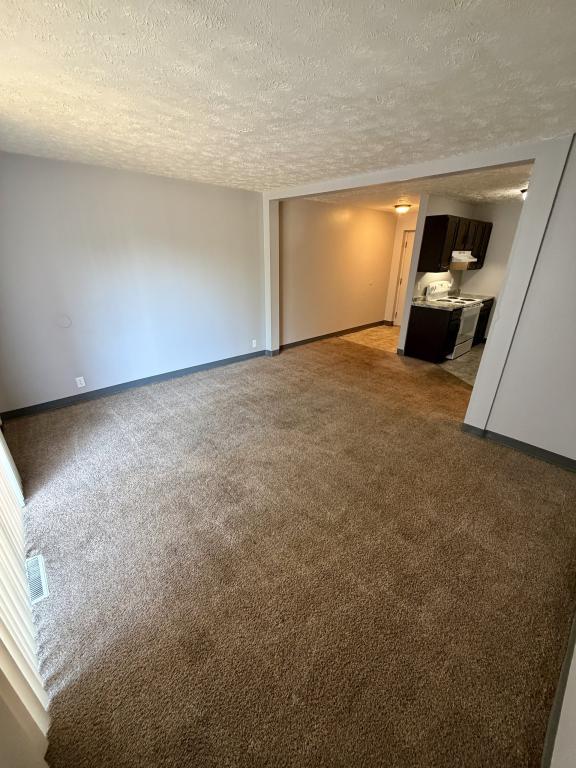 1860 Mahoning Ave NW unit Unit 306 – photo 5