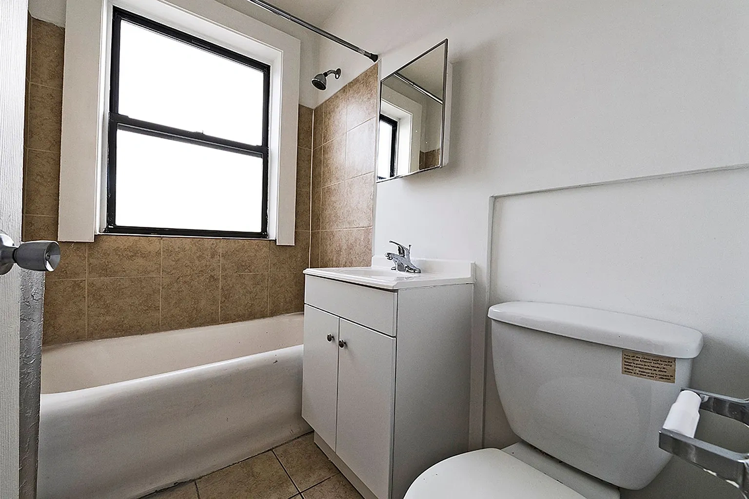808 W 76th – photo 4