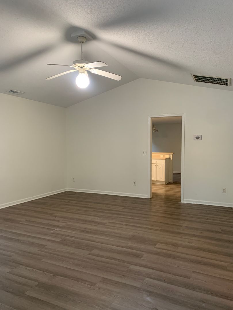 222 Charter Dr – photo 3
