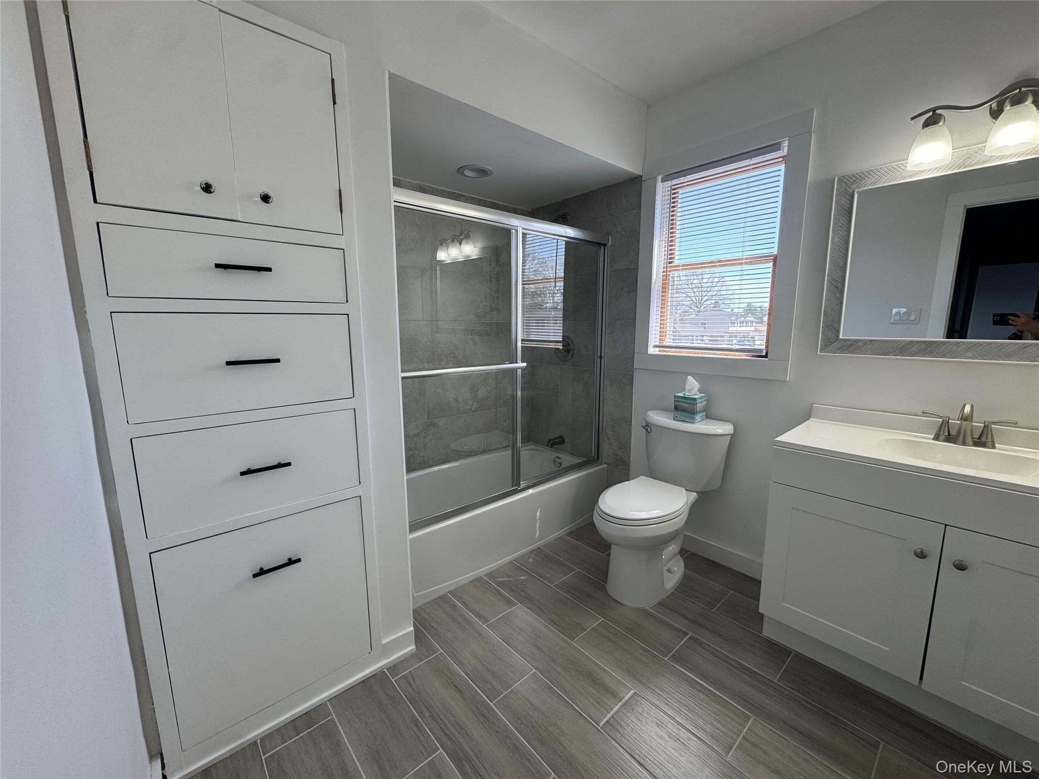 70 Burlington Ave – photo 5