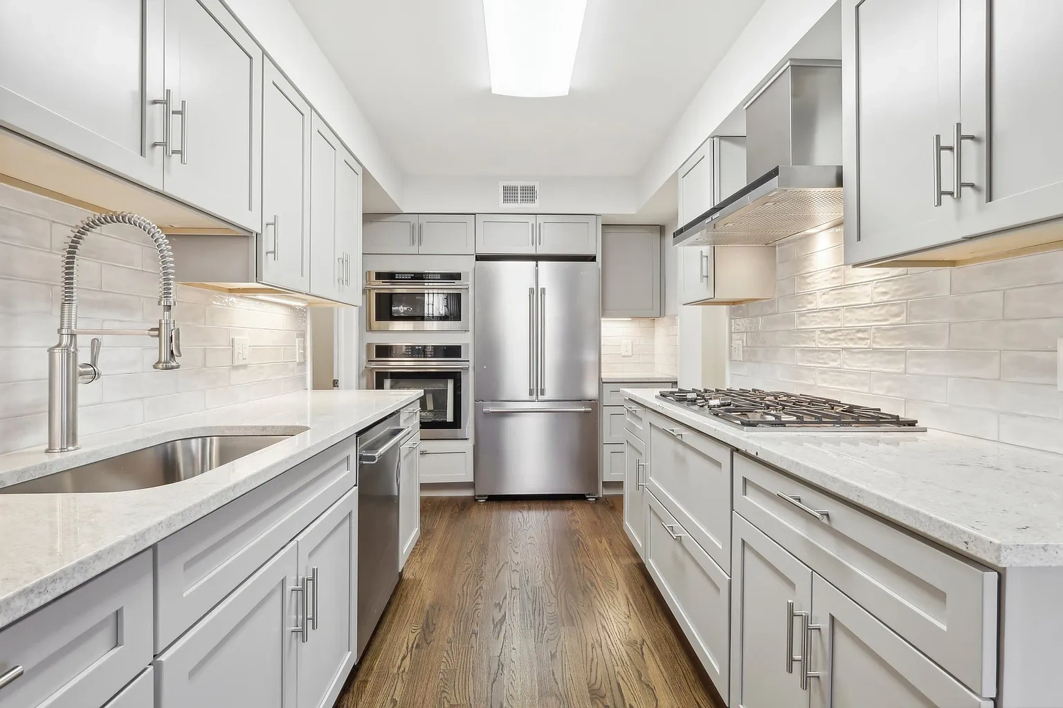 Embassy House Apartments – photo 2
