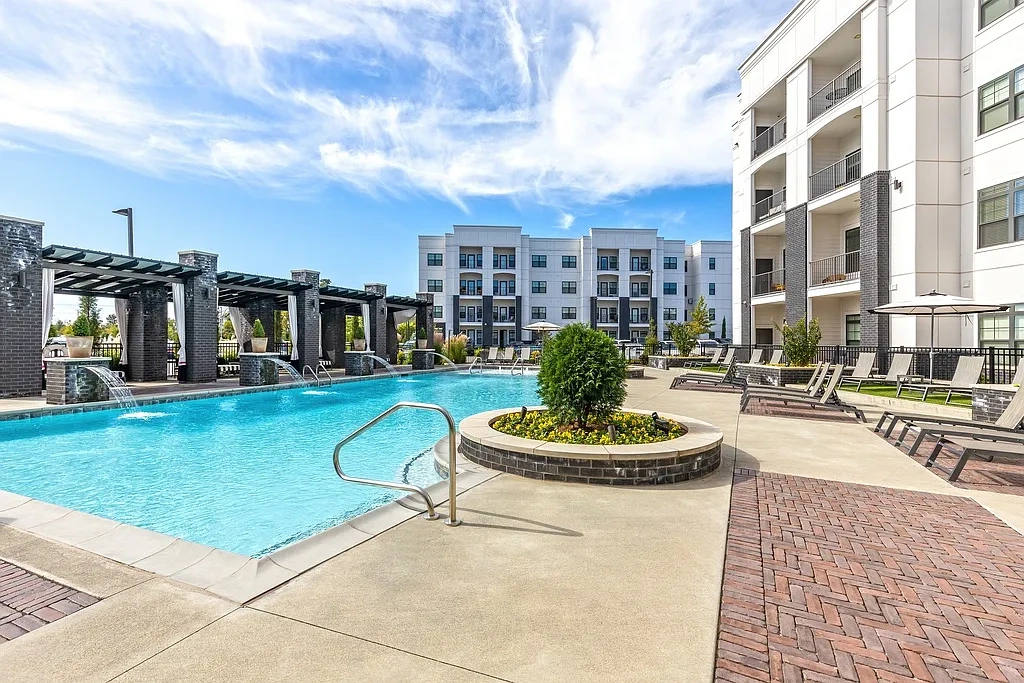The Ivy Apartment Homes – photo 2