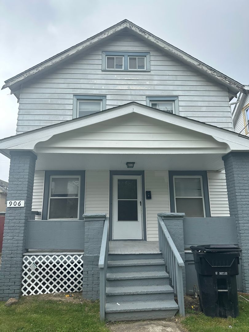 906 E 130th St – photo 1