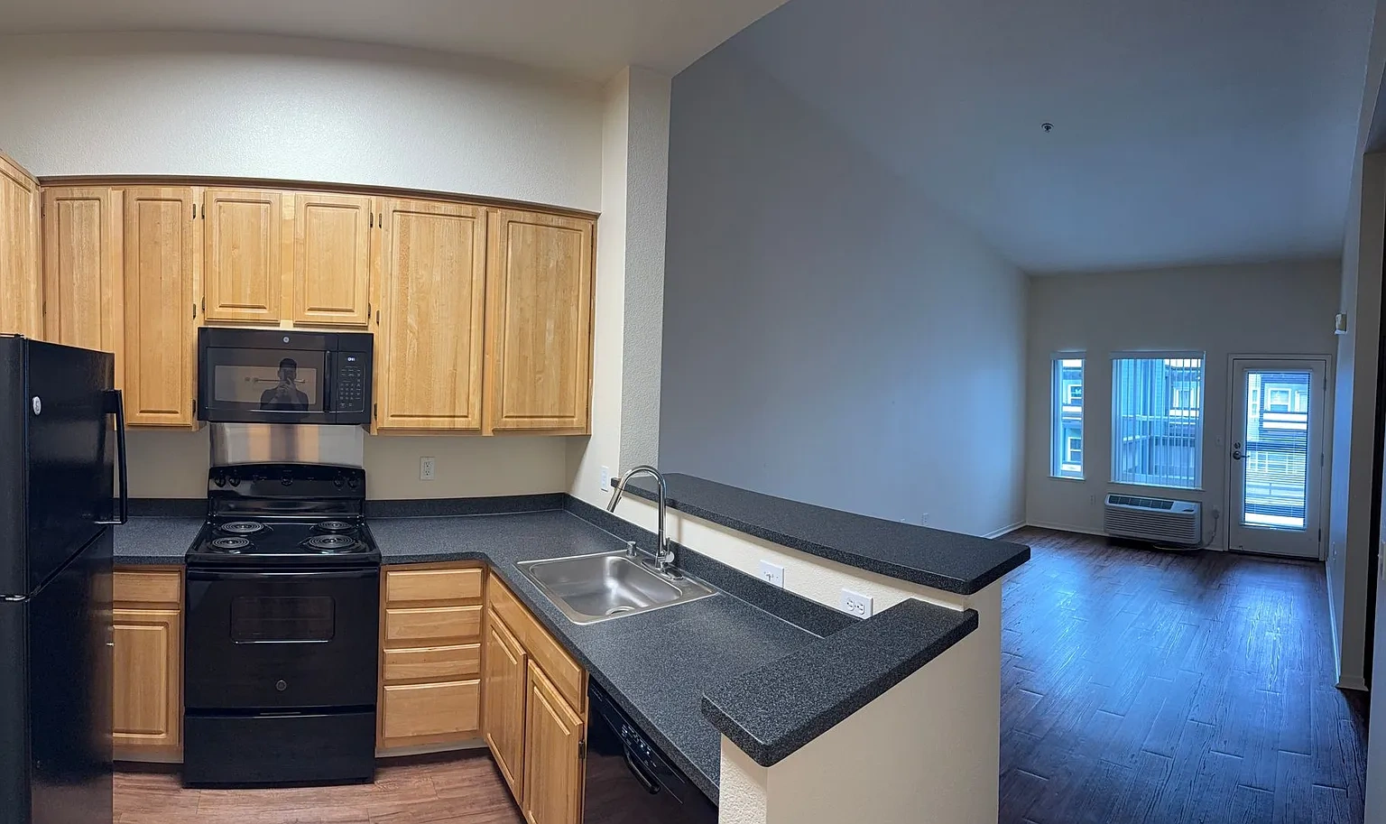 Lenzen Square Apartments – photo 3