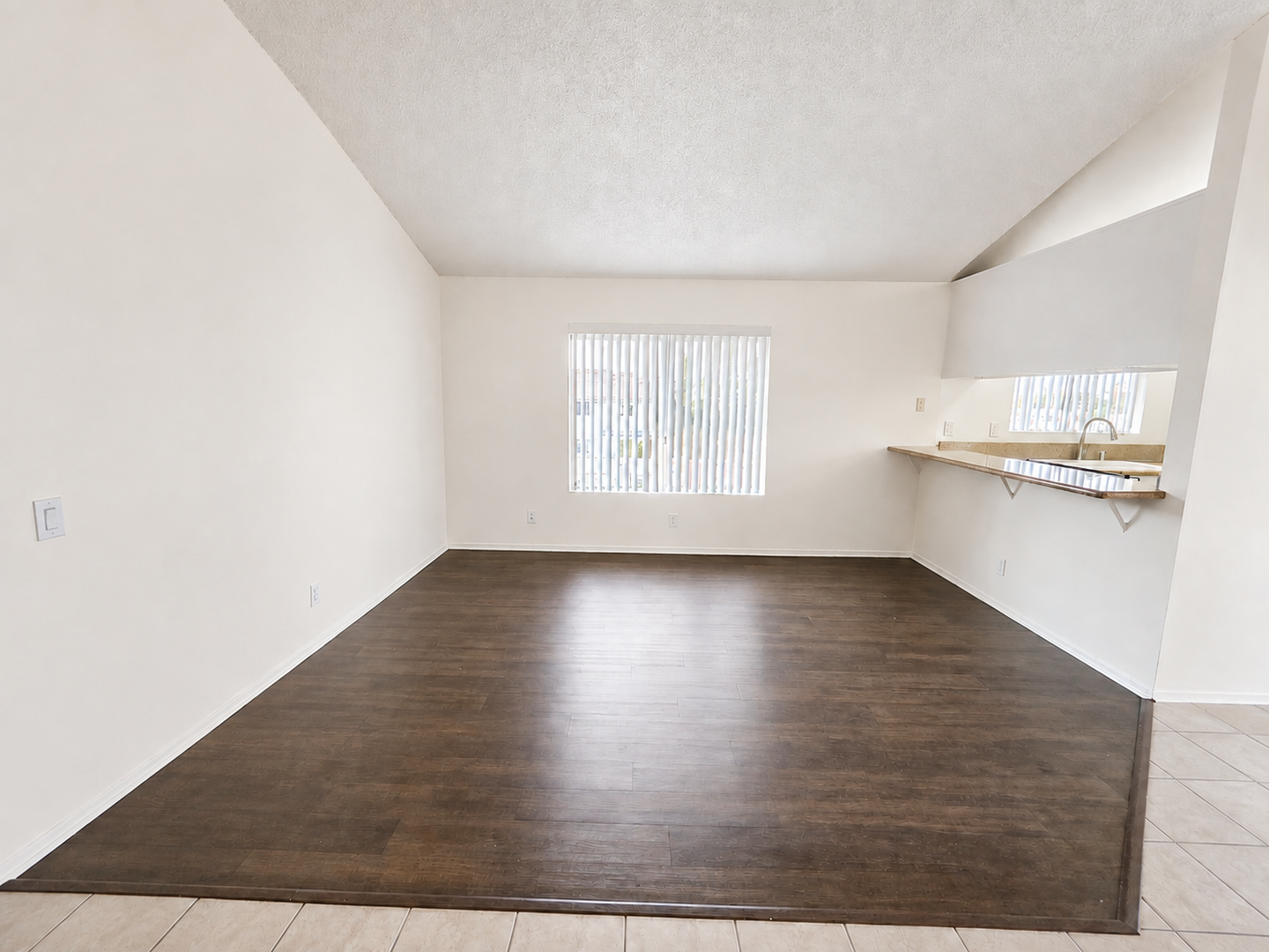 1133 Mira Mar Ave unit Unit 301 – photo 2