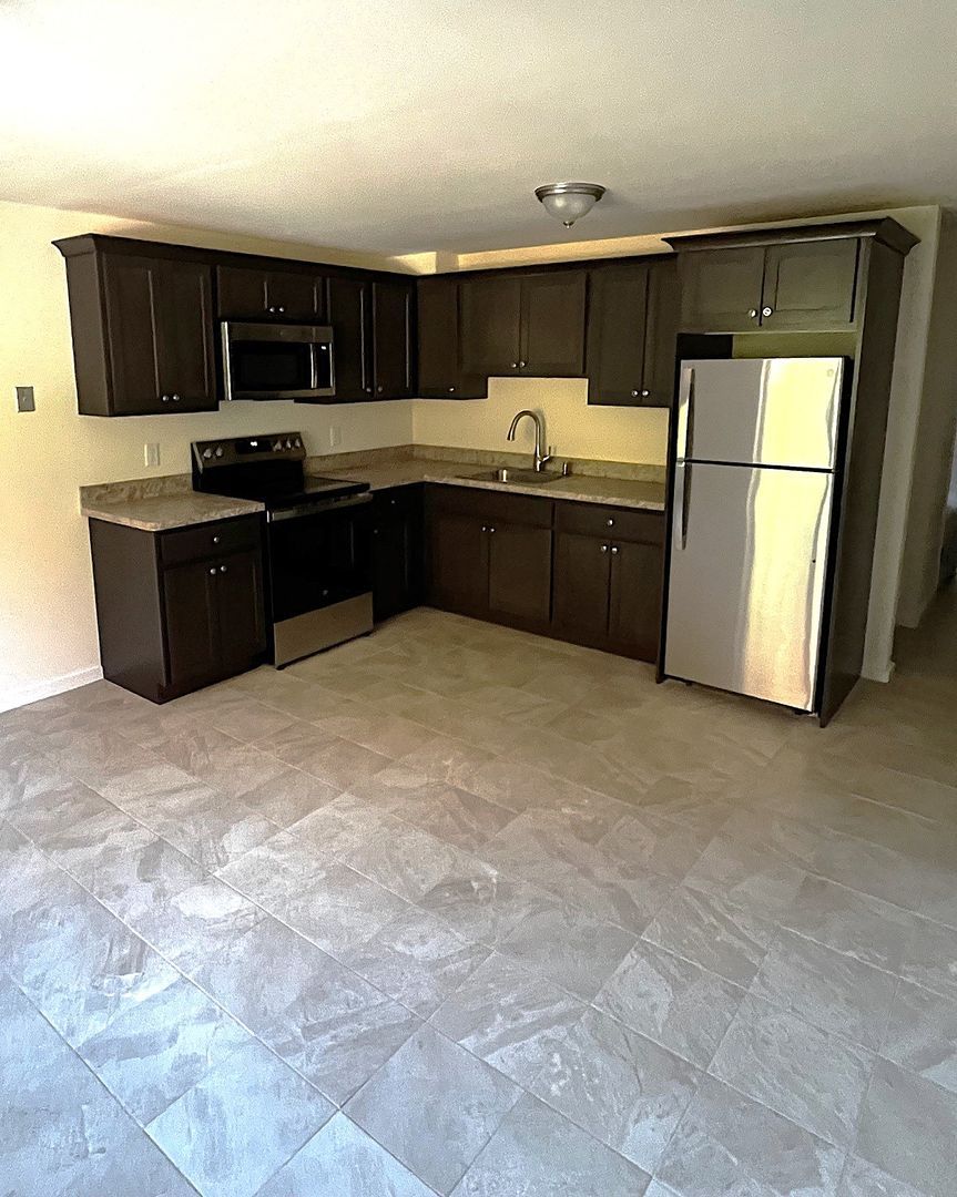 Reservoir Manor- 10 – photo 1
