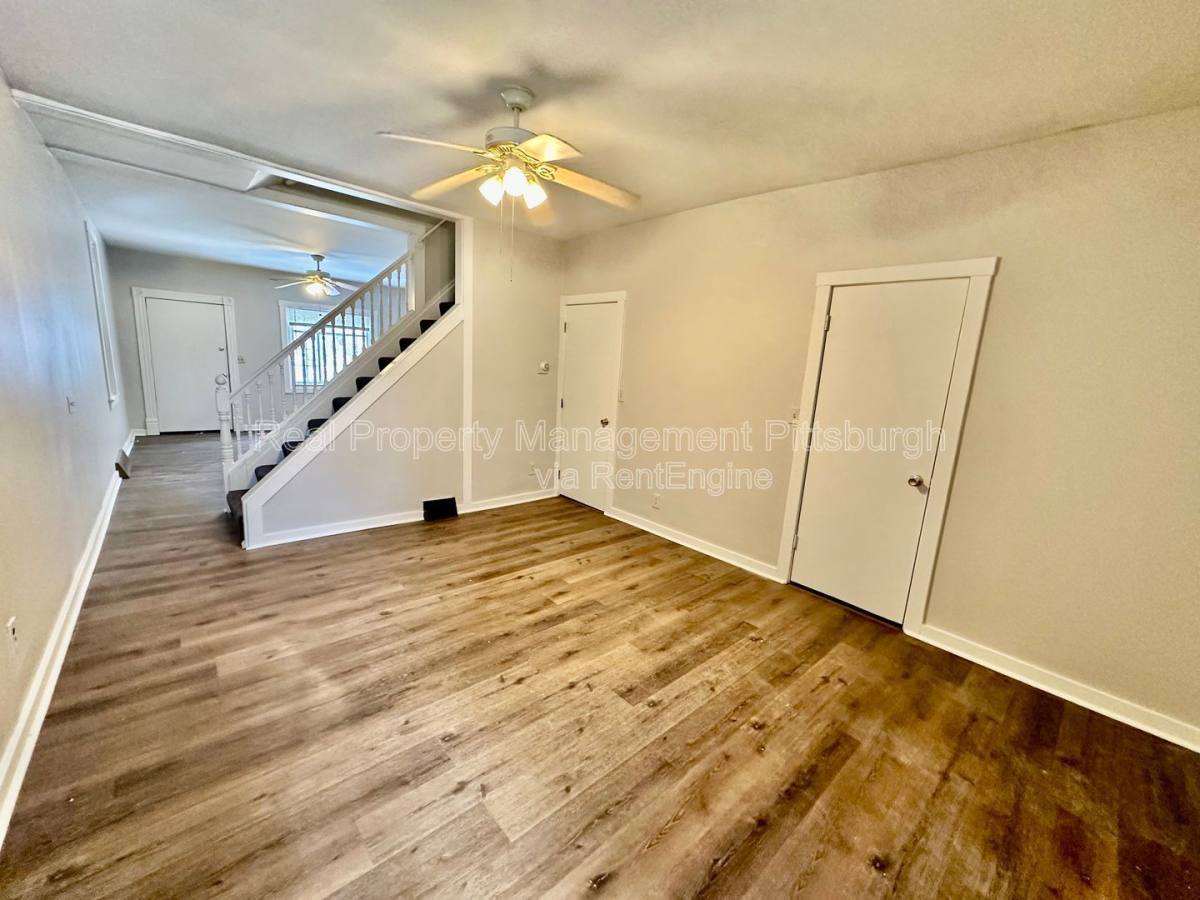 126 Earl St – photo 2