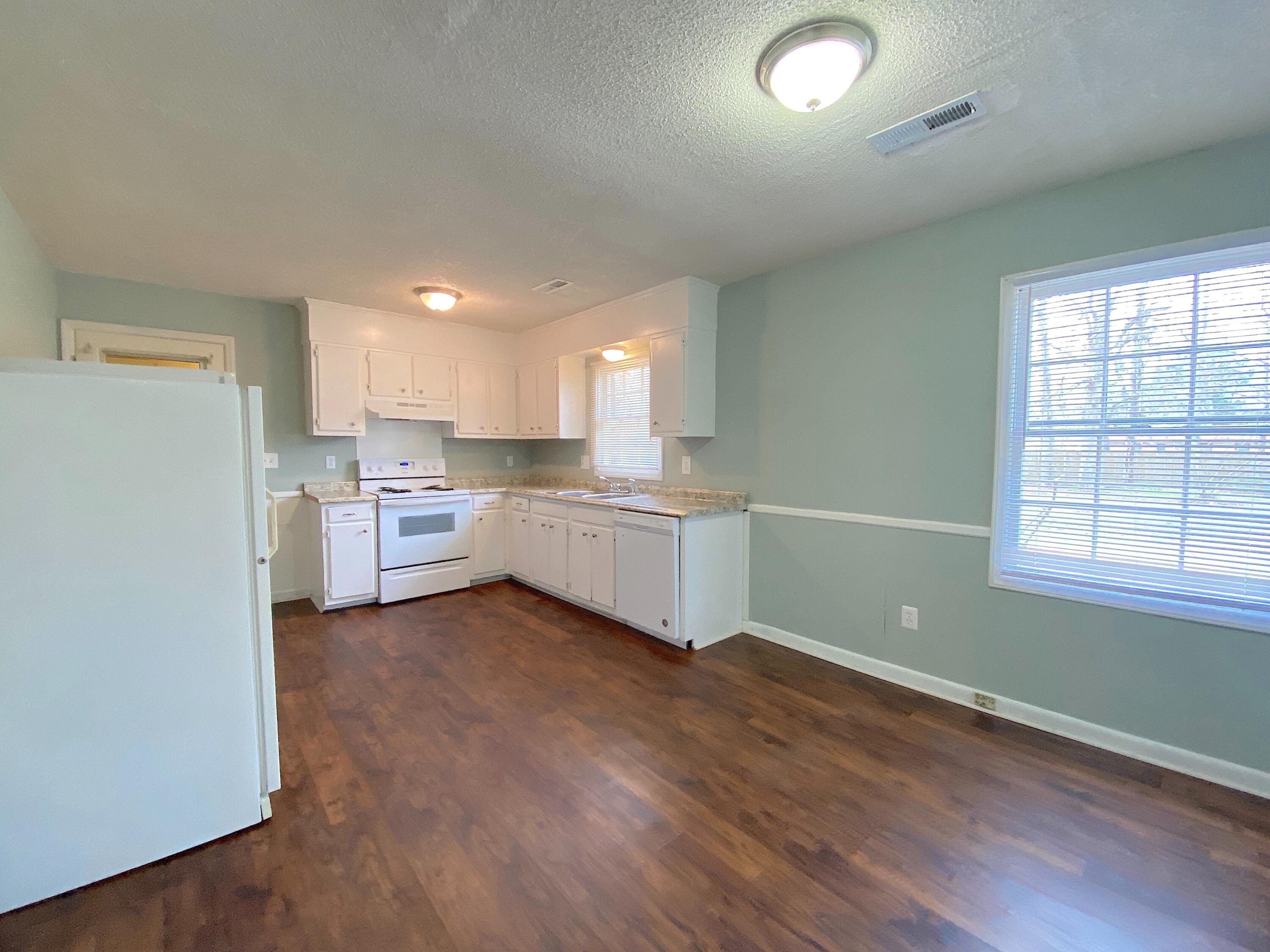 109 Red Cedar Dr – photo 4