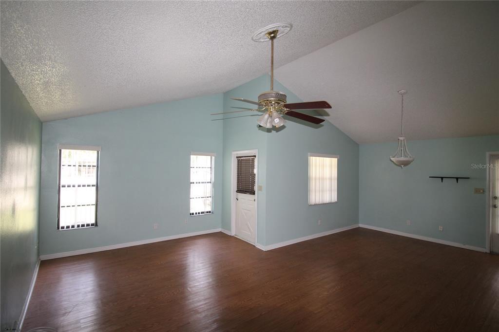 727 Virginia Ave – photo 4