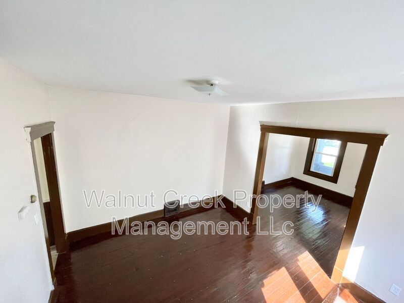 1818 E 29th St unit 1816 1818 – photo 3