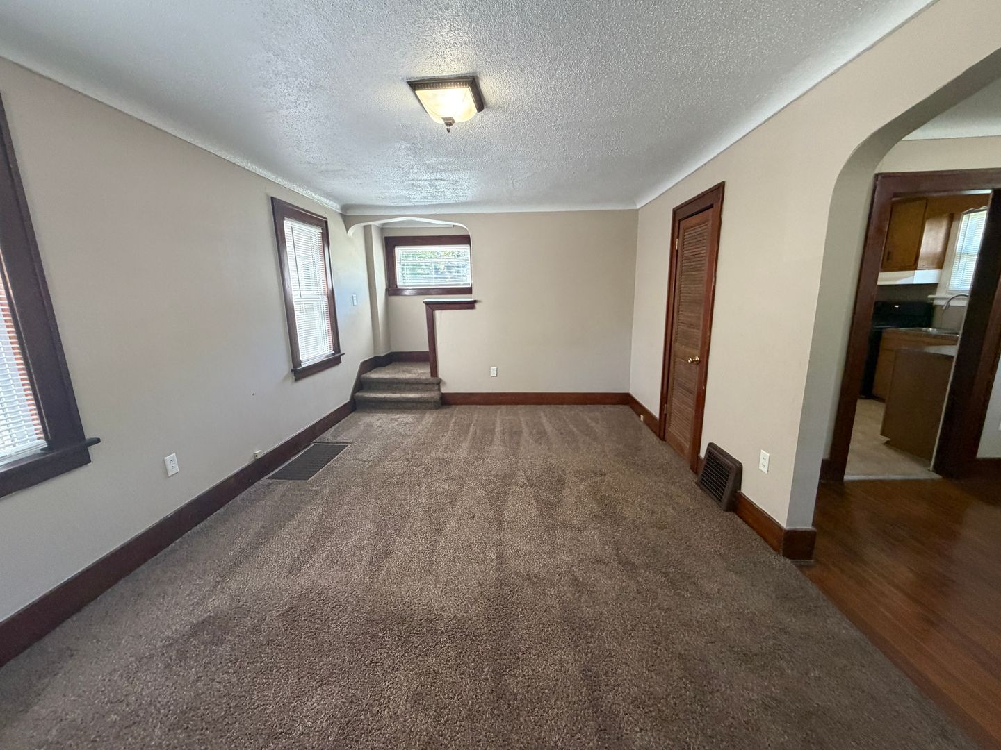 3406 Robinwood Dr – photo 2