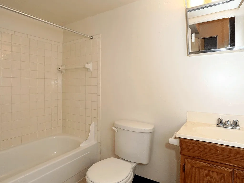 Park Avenue West Apartments and Townhomes – photo 3