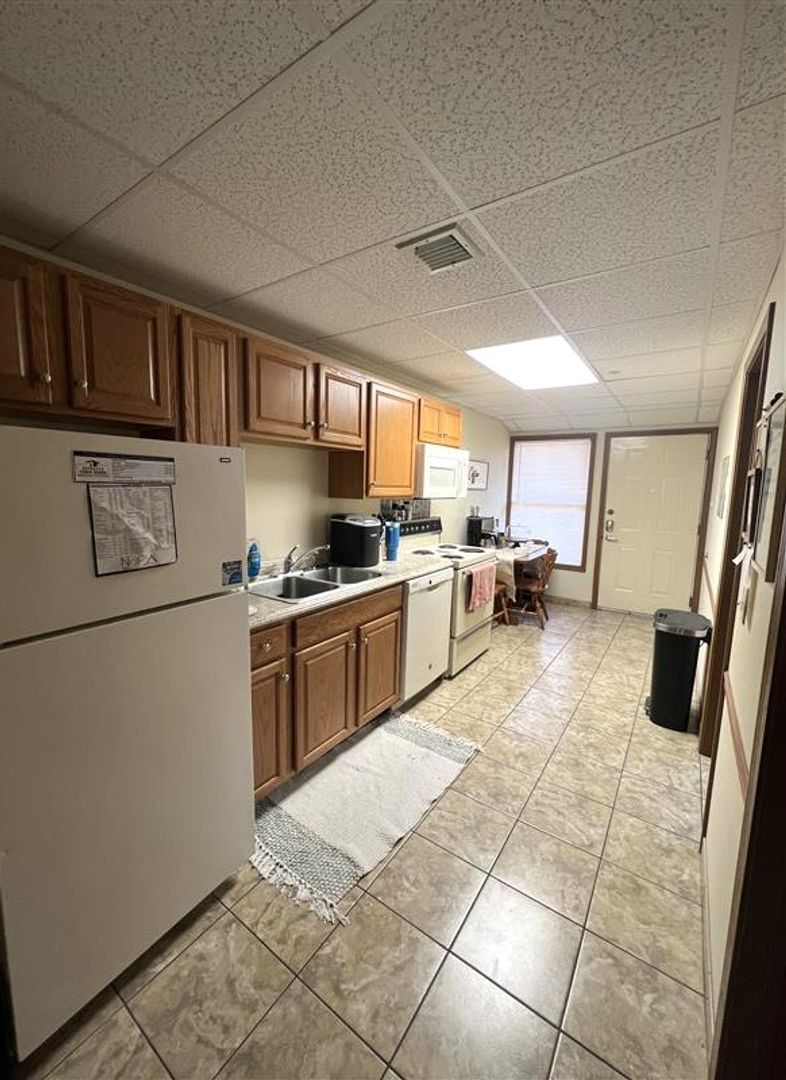 100 S Penn St unit 3 - Bed 2 – photo 3