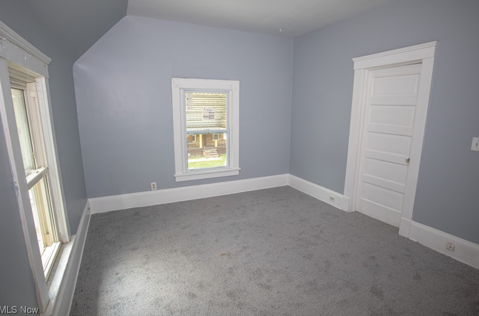 1215 E 113th St – photo 2