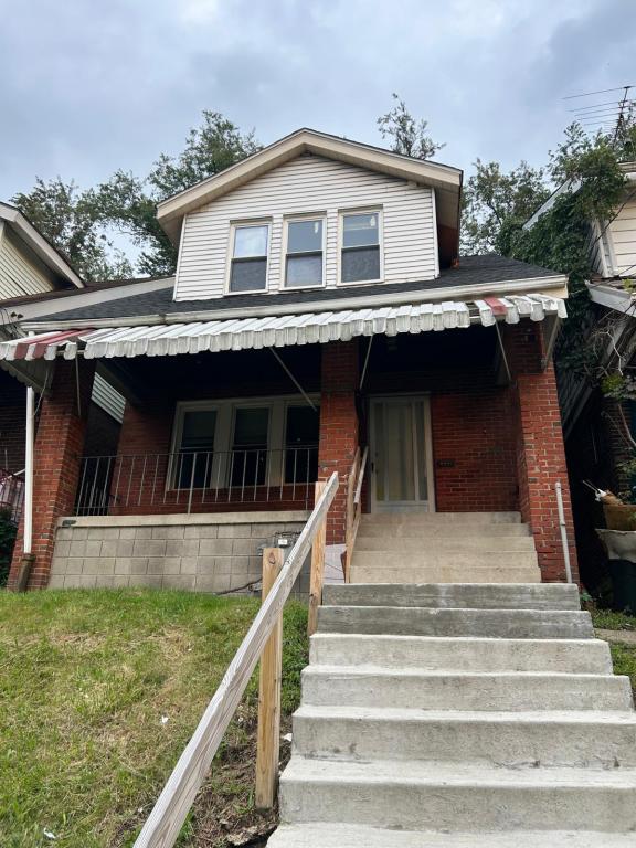 2572 Brackenridge St – photo 1